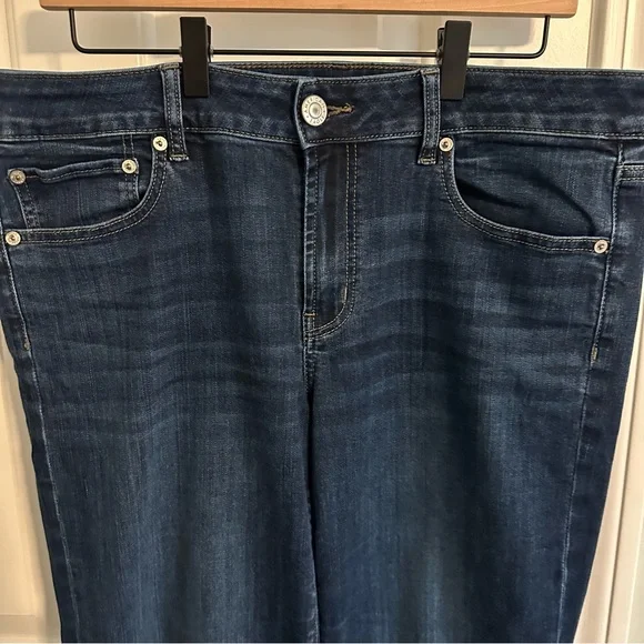 American Eagle Outfitters- Favorite Boyfriend Jeans - Picture 3 of 10
